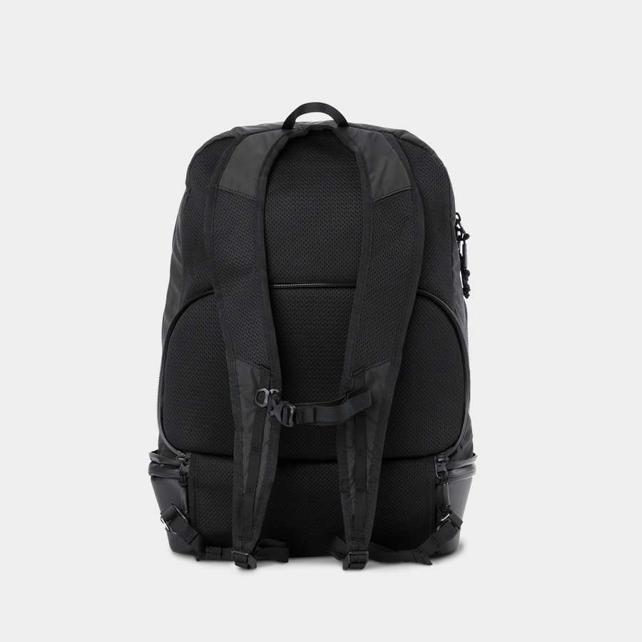 Convertible Backpack: McKinnon Camera Cube Pack – NOMATIC